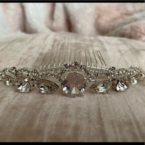 Accessories - AVA Couture Tiara Hair Piece (NEW)